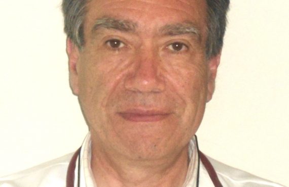 Dr. Gustavo González